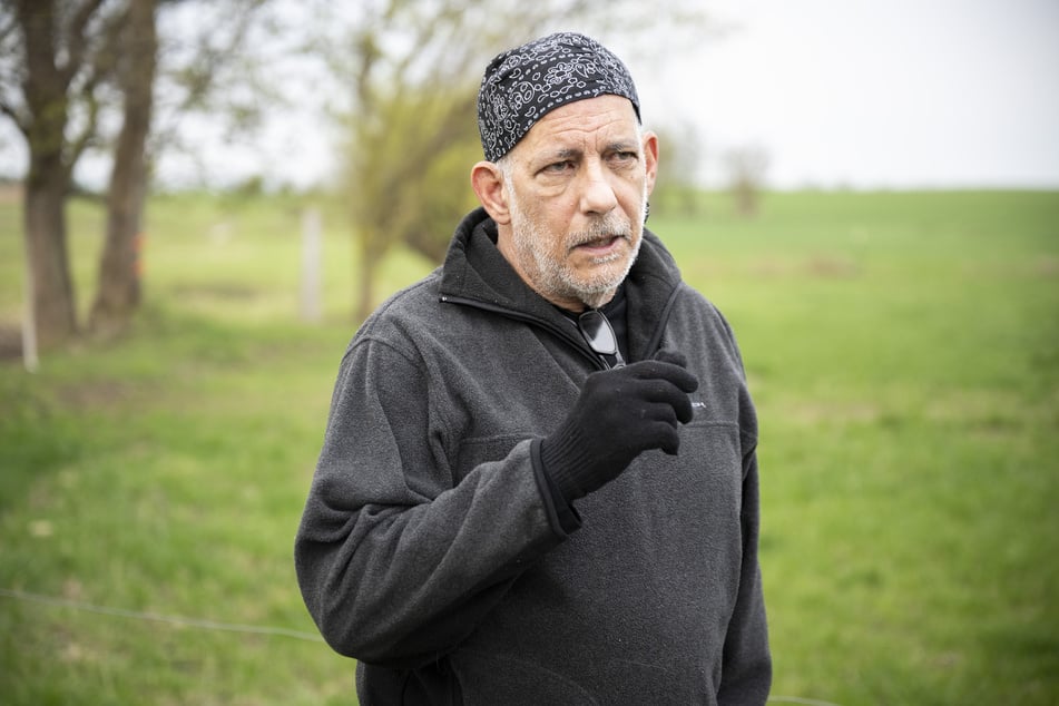 Auch Sergio Bambaren aus Peru ist als Experte Beteiligter an der Rettungsaktion des Wals.
