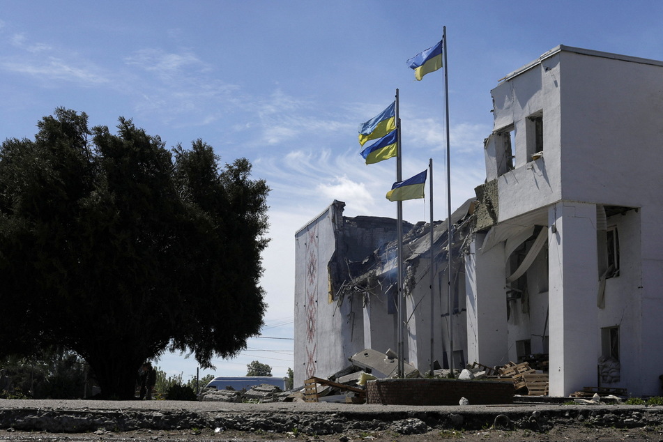 The House of Culture in Derhachi, near Kharkiv, was hit by a Russian bomb.