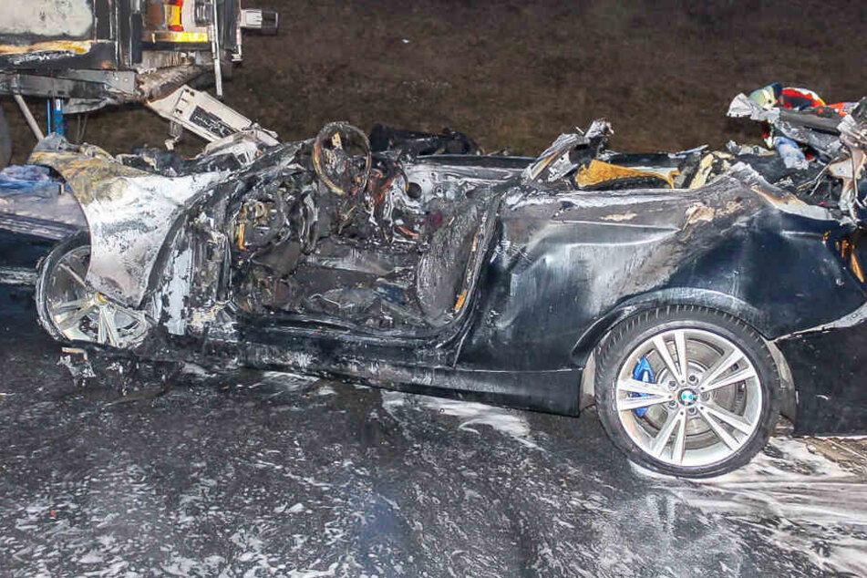 Ein Mensch ist bei einem schweren Unfall auf der A3 ums Leben gekommen.