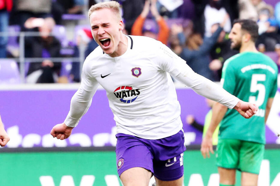 Florian Krüger dreht jubelnd ab - mit dem 3:0 hatte er den Deckel draufgemacht.