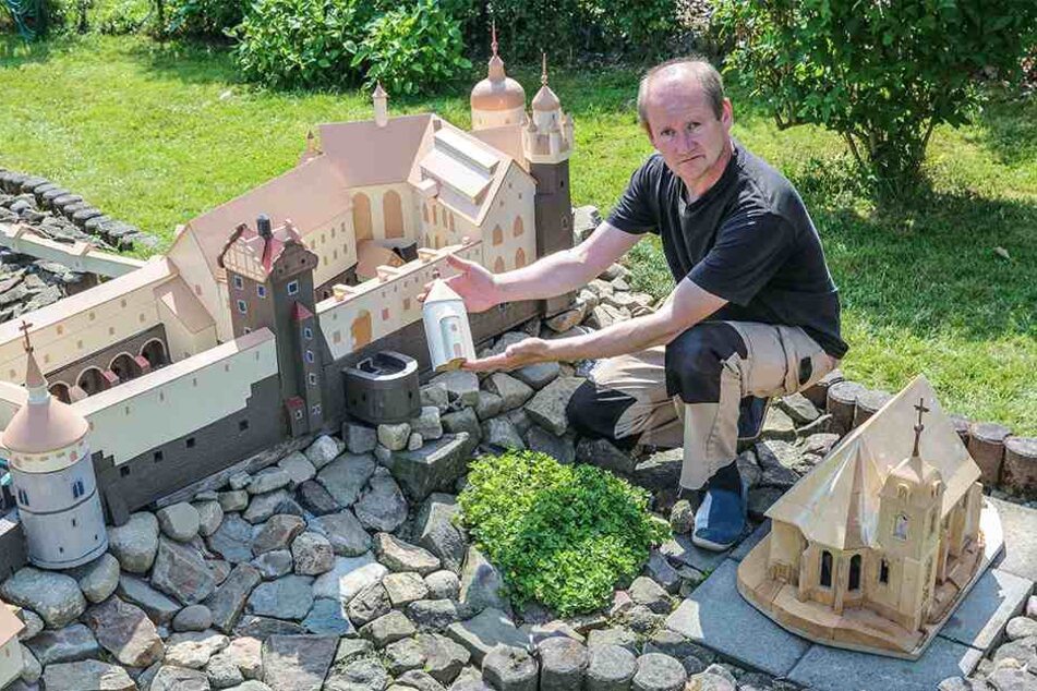 Ingo Urban (50) lässt die Burg zu alter Schönheit erstehen - danach geht es mit der Stadtkirche weiter.