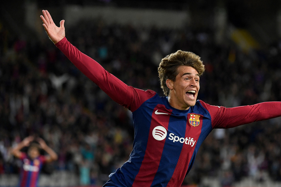 Mit dem ersten Profi-Ballkontakt! Supertalent ballert Barça zum Sieg
