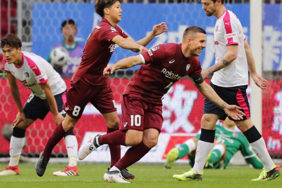 Zwei Jahre spielt Weltmeister Lukas Podolski in Fernost. Mit Vissel Kobe ist ihm in der erste japanischen Liga jedoch noch kein solcher Treffer gelungen.