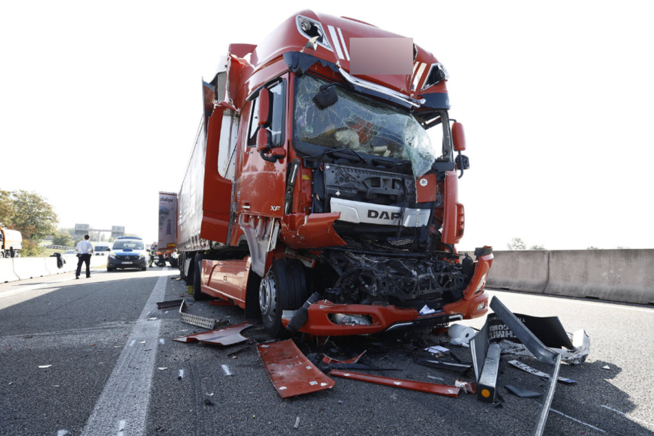 A6 nach Lkw-Crash voll gesperrt