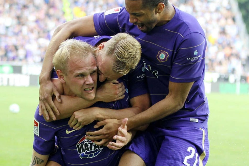 Sein größer Moment in Aue: Mit drei Toren in der Relegation gegen Karlsruhe schoss Sören Bertram den FCE zum Klassenerhalt.