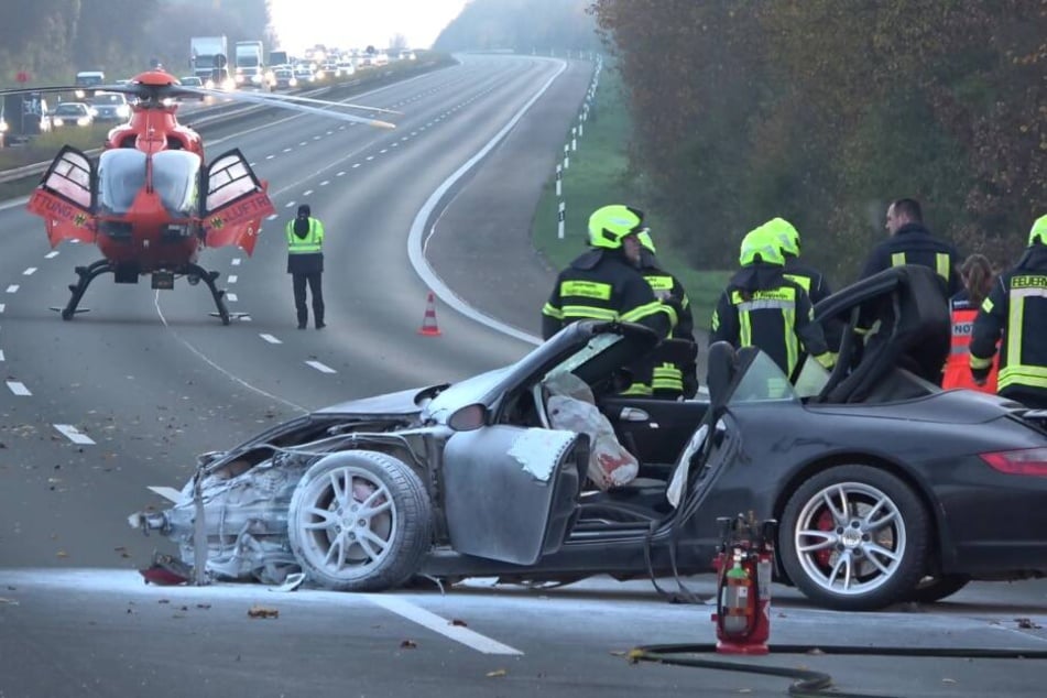 Der Porsche wurde bei dem Unfall auf der A3 erheblich beschädigt.