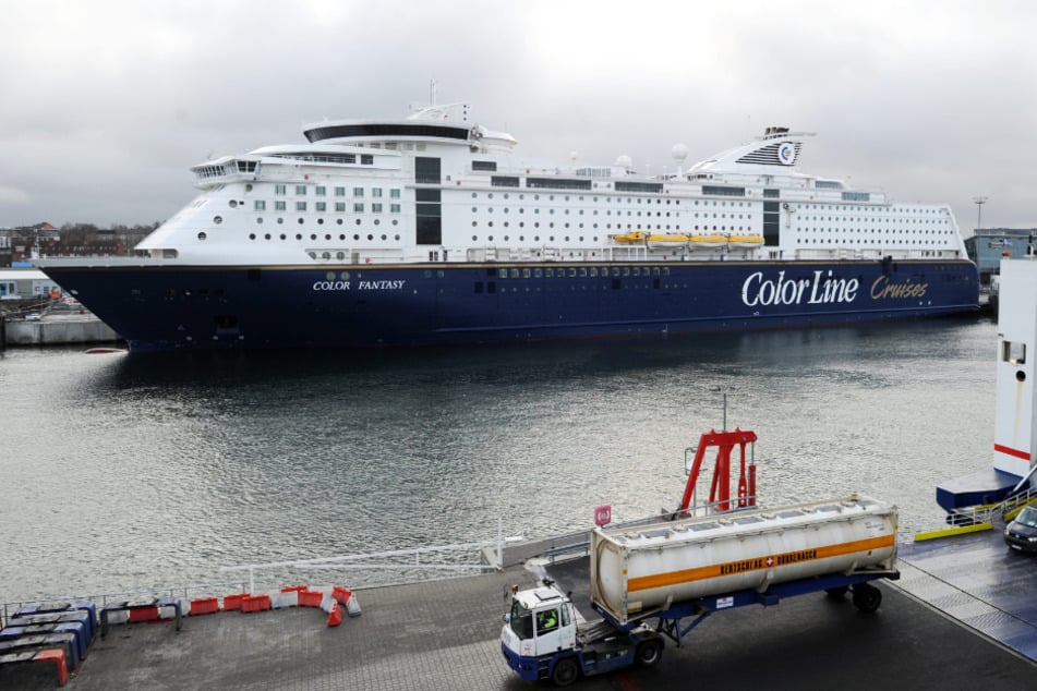 Notfall auf der Ostsee! Crewmitglied auf Fähre schwer verletzt
