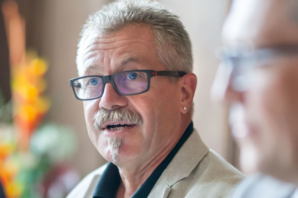 Ordnungsbürgermeister Miko Runkel (56, parteilos) hat die kritischen Stellen auf dem Schirm.