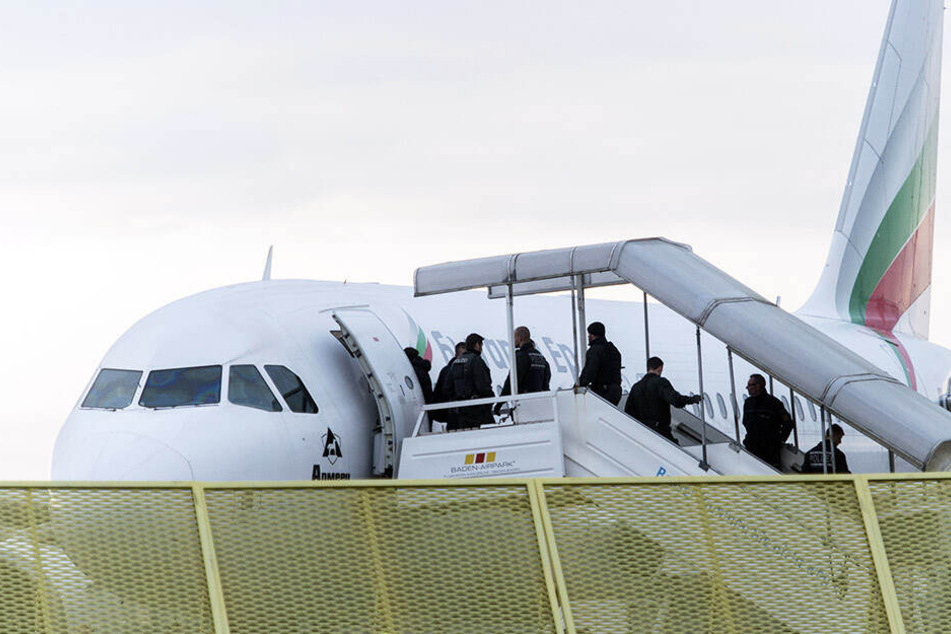 Vom Schkeuditzer Flughafen aus starten regelmäßig Sammelflüge (Symbolbild).