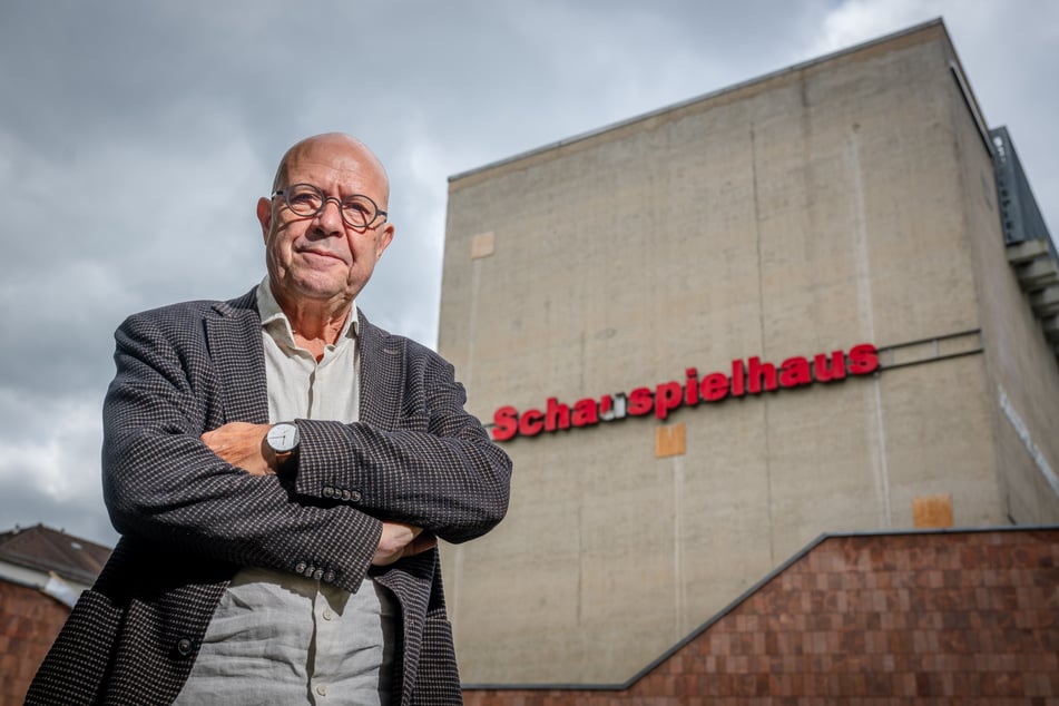 Stefan Tschök (67) vom Theater-Förderverein verbindet viele Erinnerungen mit dem alten Schauspielhaus: "Ich würde es gern erhalten."