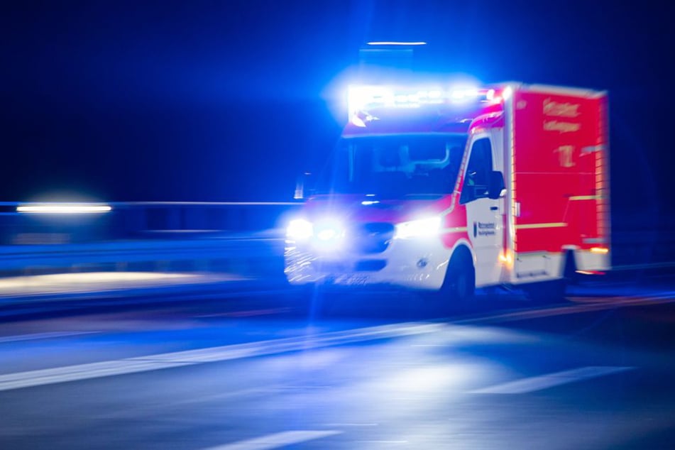 Tödliche Motorradfahrt mit Freunden: 18-Jähriger stirbt bei Unfall