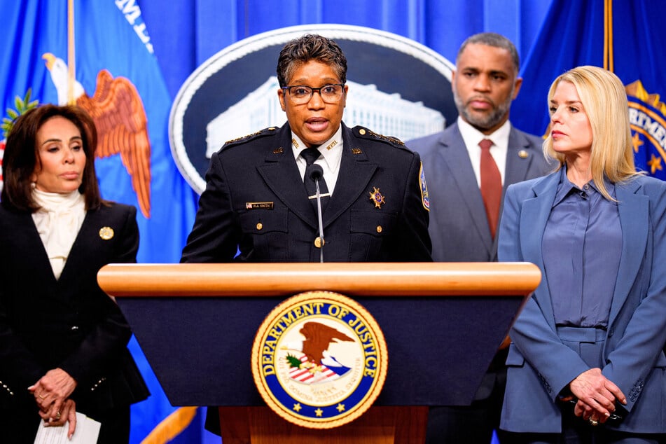 On Sunday, the House Oversight Committee released a report accusing Washington DC Police Chief Pamela Smith (c) of manipulating the city's crime statistics.