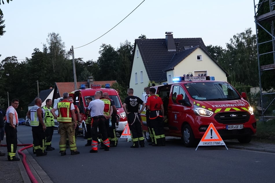 Dutzende Einsatzkräfte waren am Abend vor Ort.