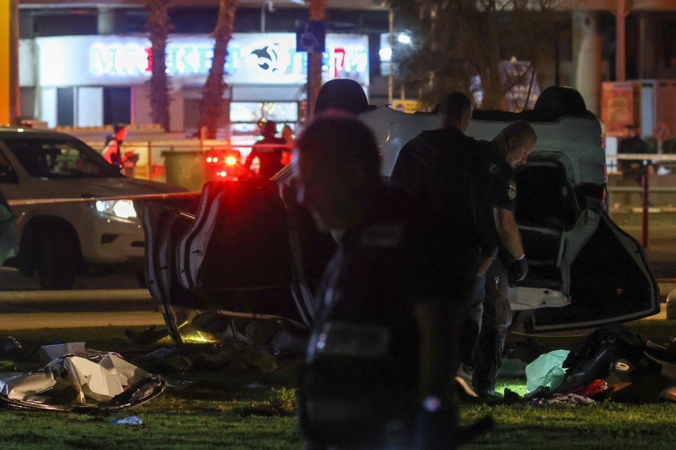 Angriff in Tel Aviv: Auto rammt mehrere Passanten, ein Tourist stirbt