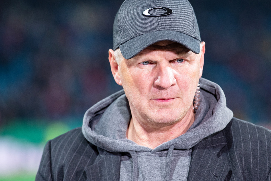Stefan Effenberg (53) hat im Disput um die Länderspiel-Abreise von BVB-Star Marco Reus (32) Hasan Salihamidzic (44) vom FC Bayern München kritisiert.
