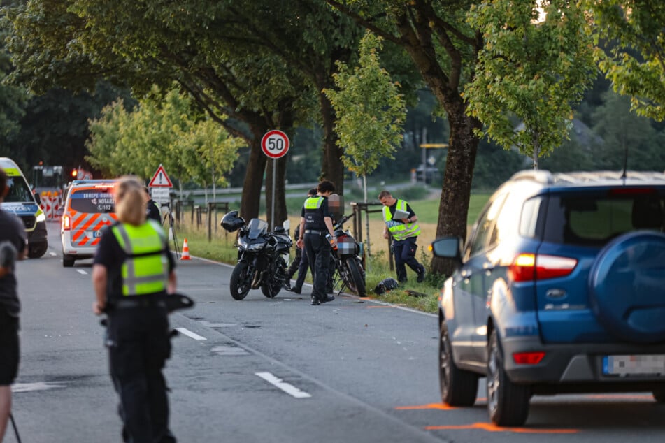 Trotz Reanimation durch Rettungssanitäter erlag der junge Biker (†20) noch vor Ort seinen schweren Verletzungen.