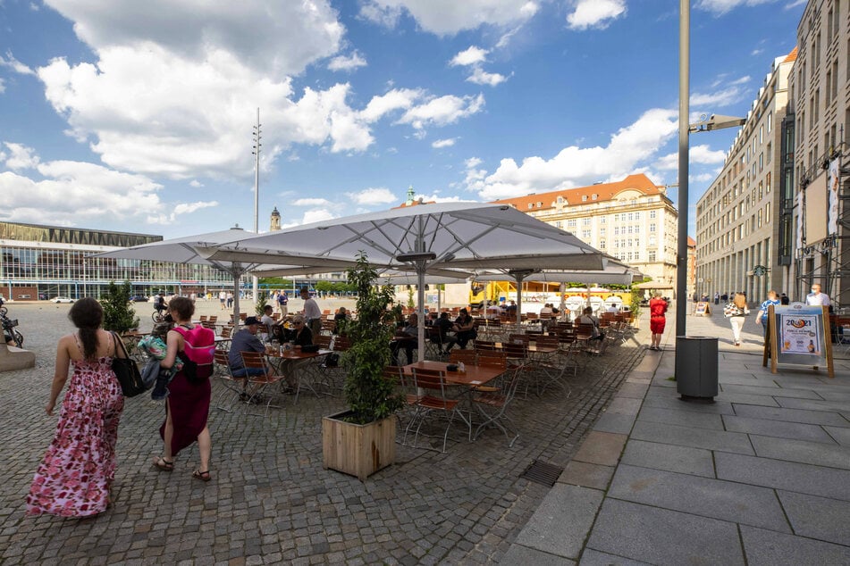 Im Sommer wurde der Biergarten auf dem Altmarkt gern von Gästen genutzt.