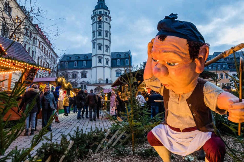 Direkt auf dem Markt vor dem Rathaus ist bis zum 23. Dezember täglich geöffnet.