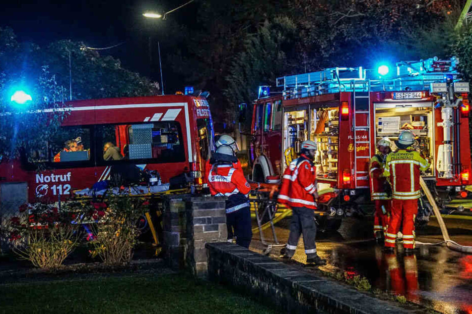 Einsatzkräfte am Morgen vor Ort in Sielmingen.
