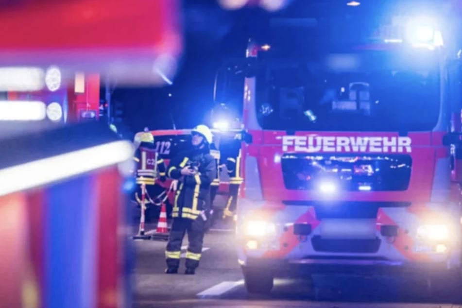 Die Feuerwehr war mit einem Großaufgebot im Einsatz. (Symbolfoto)