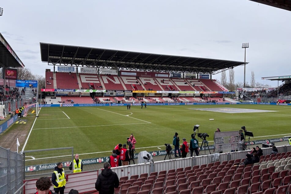 Im früheren Stadion der Freundschaft steigt heute der Drittliga-Kracher zwischen Energie und Dynamo.