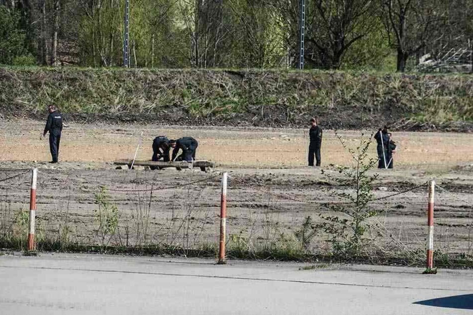 Die Polizei sperrte den Tatort nach dem grausigen Fund ab, sicherte wichtige Spuren.