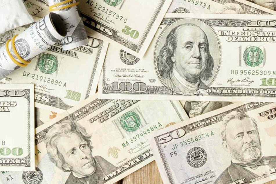 An Heiligabend wurden in Amerika einige Tausend US-Dollar verschenkt - mal mehr, mal weniger legal.