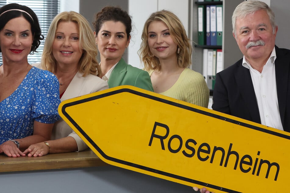 Rosenheim-Cops: "Die Rosenheim-Cops" stand nach Tragödie kurz vor dem Aus: Dieser Kniff rettete die ZDF-Serie