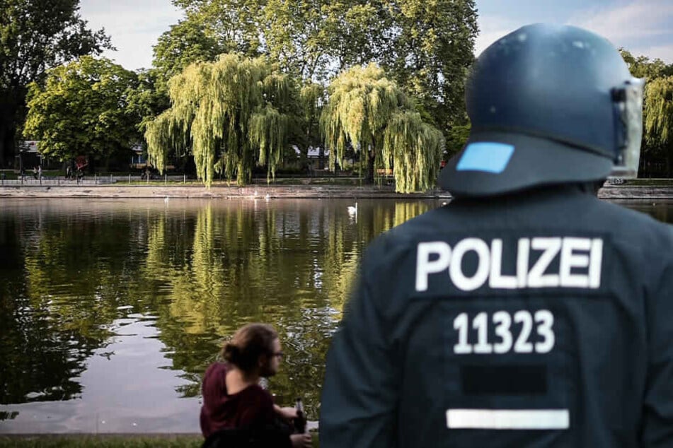 Ein schlafender Betrunker wurde in den Landwehrkanal geworfen. (Symbolbild)