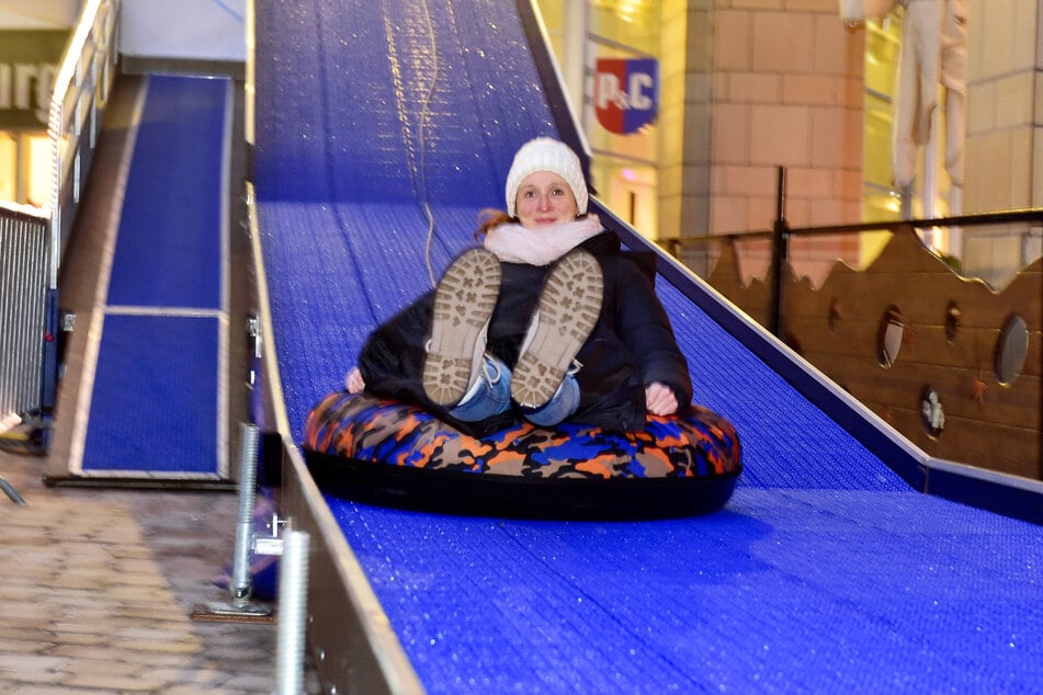 Allen, die Lust auf Action an der frischen Winterluft haben, empfehlen wir die Rodelbahn des Winterdorfs.