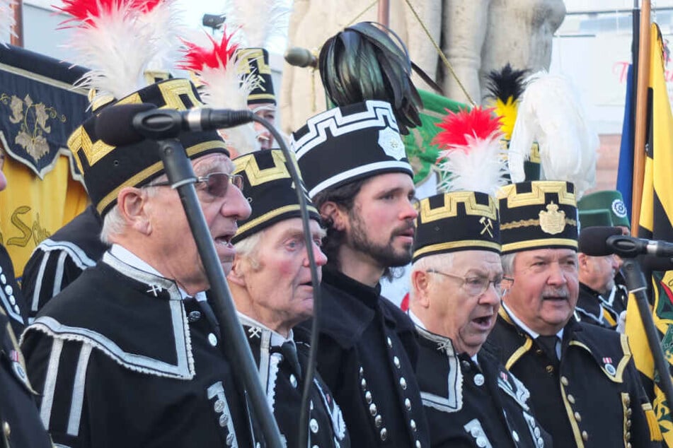 Der Knappenchor Zwickau singt das Steigerlied mit originalem Text. Die ergebirgische Version soll Kulturerbe werden.