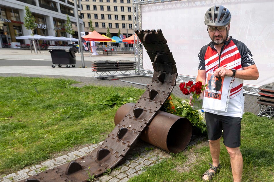Sauer über das versteckte Mahnmal: Uwe Renne (57) aus Niedersedlitz.