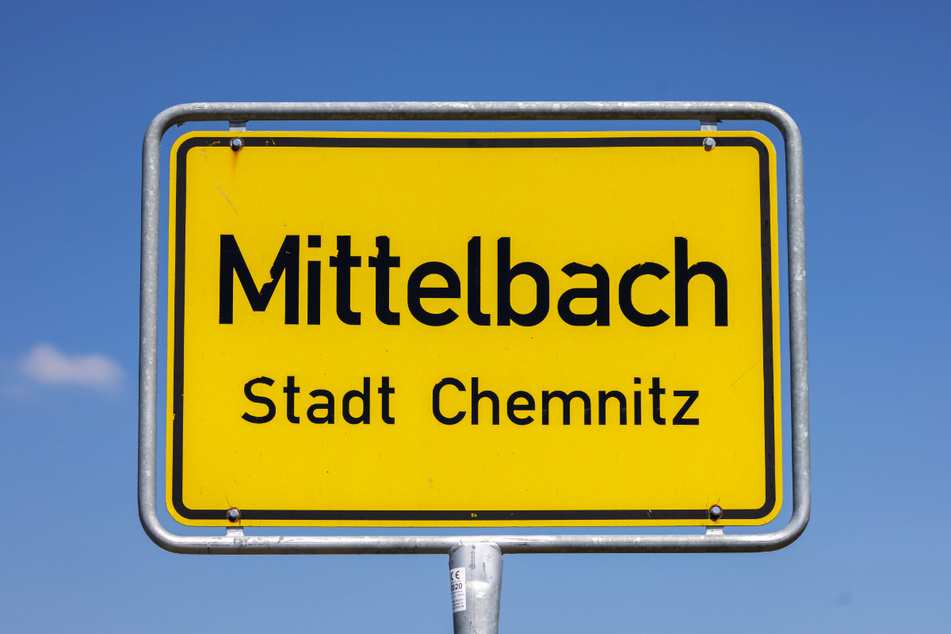 Mittelbach wurde 1999 eingemeindet und ist mit sieben Quadratkilometern sowie 2200 Einwohnern der kleinste Ortsteil. Es gibt circa 100 - meist kleine - Firmen.
