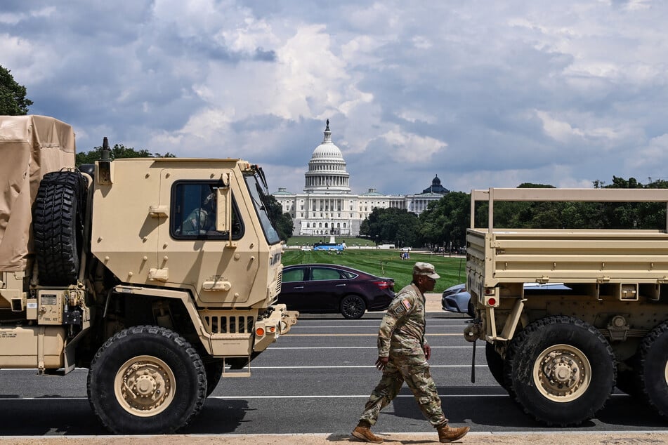 The Trump administration has deployed 800 National Guard troops to the US capital.