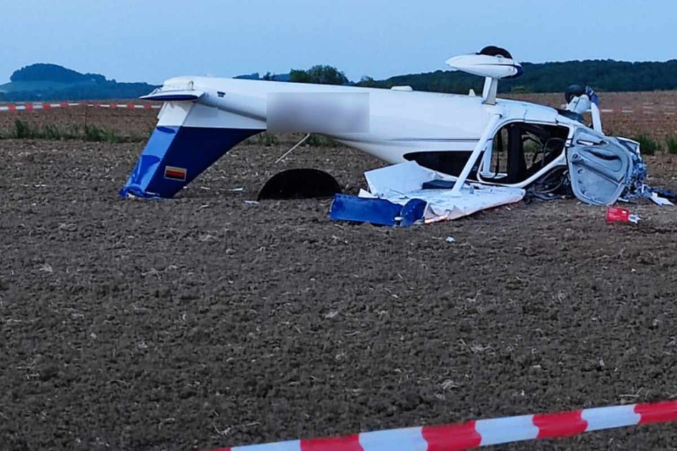 Flugzeugabsturz: Pilot bei Landeanflug in Schwierigkeiten geraten