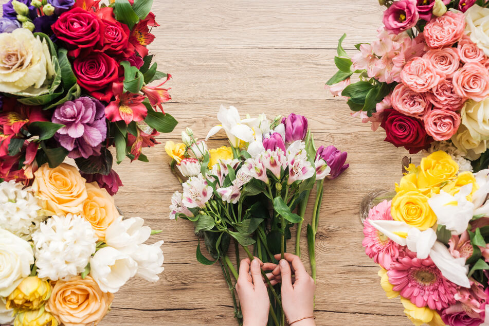 Mit einem Blumenstrauß liegt man auch in Sachen Geschenkideen für Lehrer immer richtig.