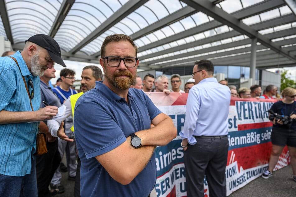 Besorgter Blick: Betriebsrats-Chef Mike Rösler (43) fordert Klartext.