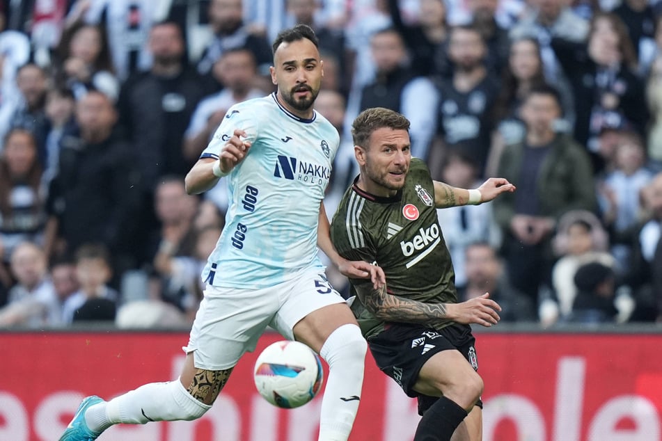 Tolga Kalender (l.), hier im Zweikampf mit Ciro Immobile, ist im Alter von nur 25 Jahren gestorben.