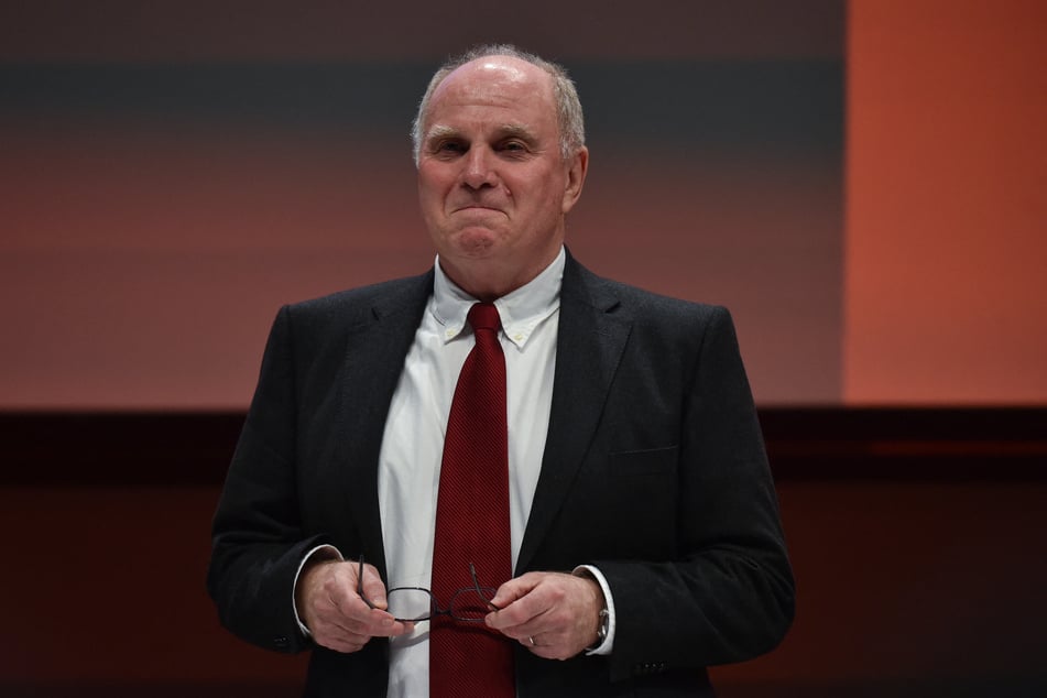 Uli Hoeneß (72) hat mit seiner Aussage zur sicheren Bayern-Meisterschaft für Diskussionen gesorgt.