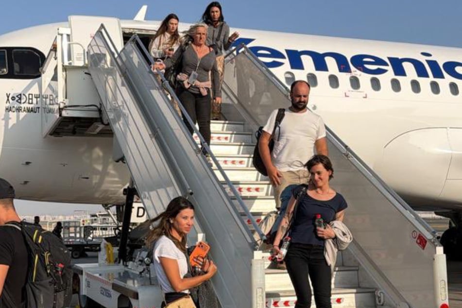 Einige Touristen konnten die Insel bereits verlassen.