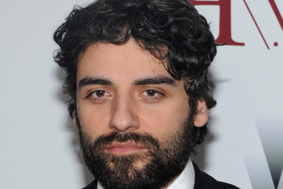 Oscar Issac will portray Marc Spector/Moon Knight, a man who suffers from dissociative identity disorder and is unaware of his secret identity in the upcoming titular series.