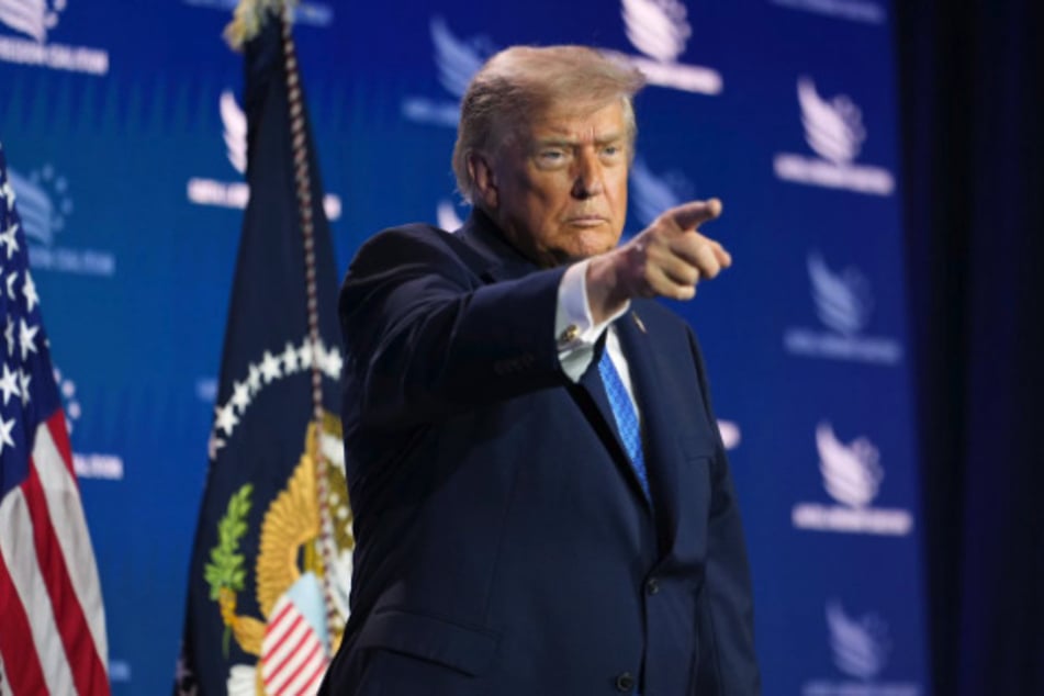 Donald Trump (80) bestätigte auf Truth Social, dass sich Vertreter der USA und des Irans am Dienstag treffen werden.