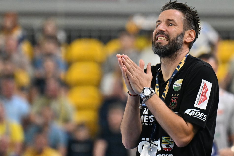 SCM-Coach Bennet Wiegert (44) weiß, dass der Einzug in die Hauptrunde noch nicht in trockenen Tüchern ist.