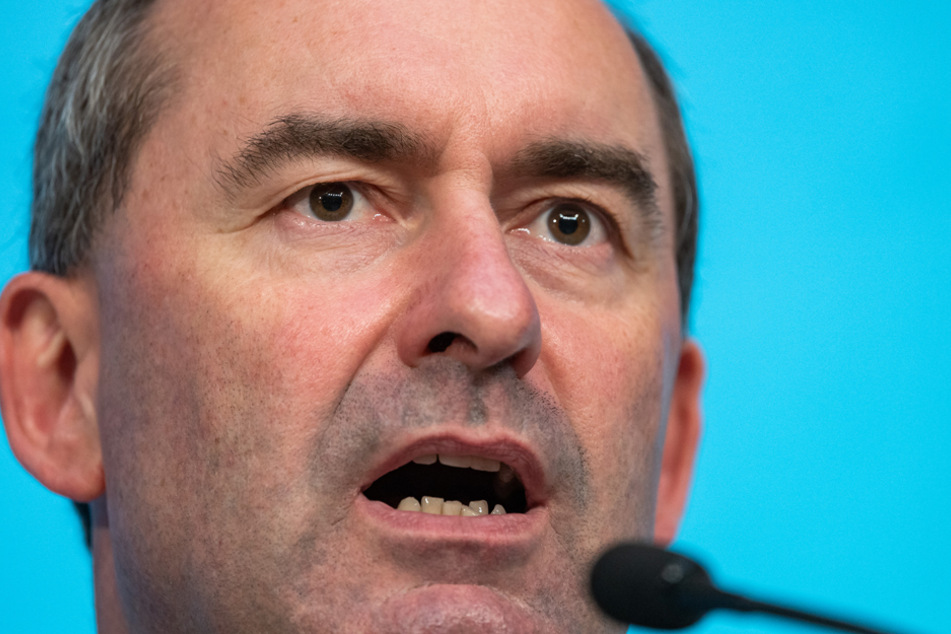 Bayerns Wirtschaftsminister Hubert Aiwanger fordert mehr Tempo bei den Corona-Hilfen. (Archiv)