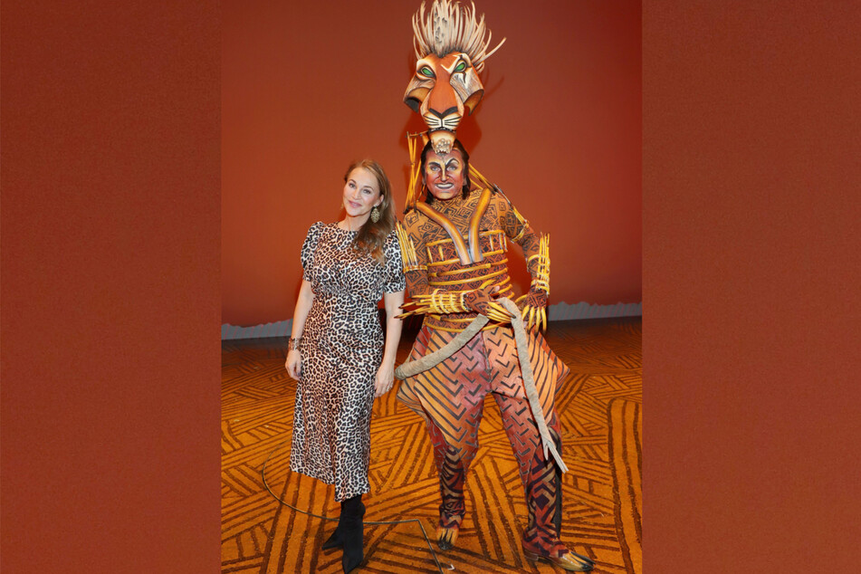 Jerry Marwig im Scar-Kostüm zusammen mit seiner Ex-Frau, Schauspielerin Caroline Beil (57), bei einer der ersten Shows des neuen Hauptcasts am Wochenende.