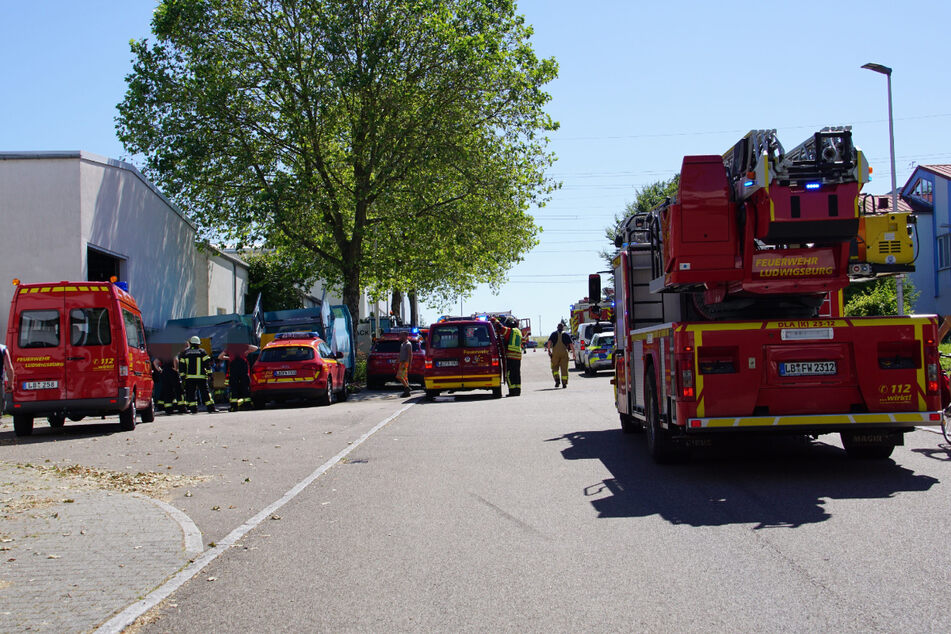 Einsatzkräfte am Montag im Freiberger Ortsteil Beihingen.