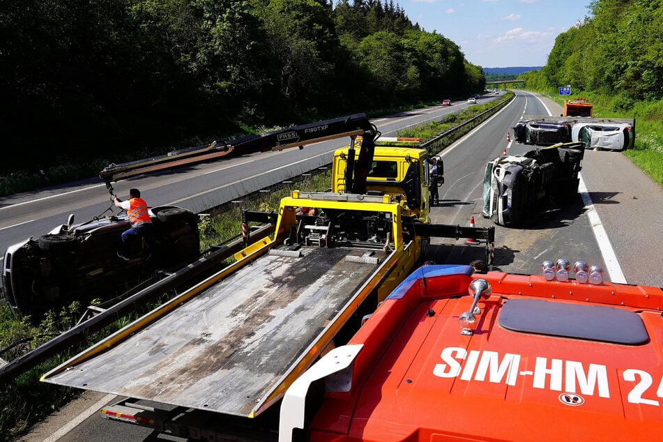 Für die aufwendige Bergung musste die A61 in nördlicher Fahrtrichtung für etwa fünfeinhalb Stunden gesperrt werden.