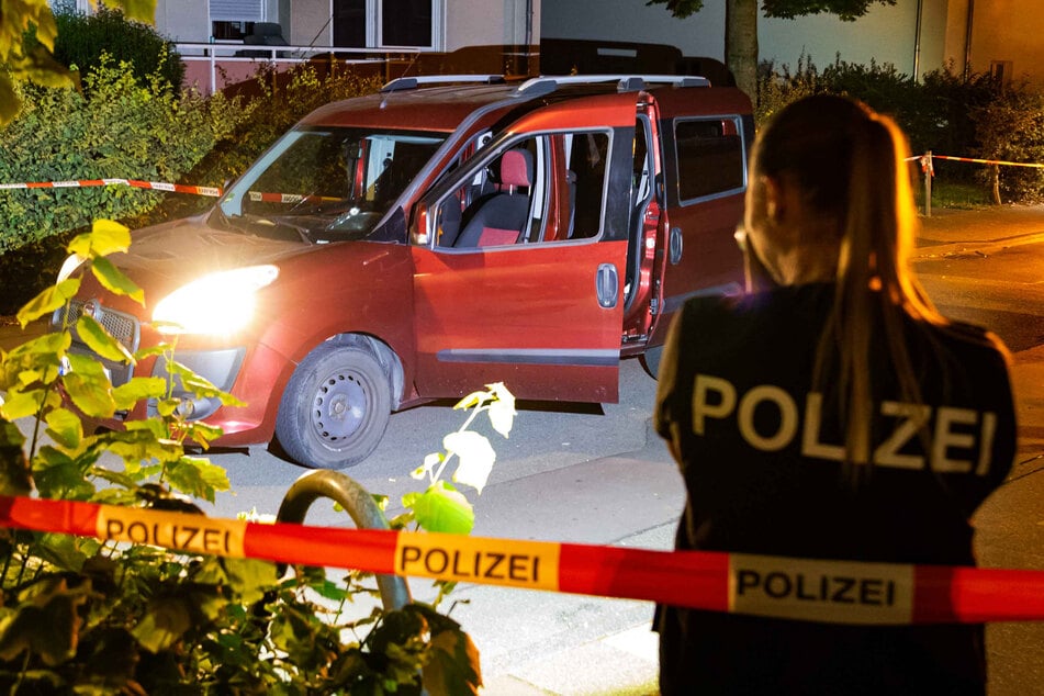 Den Fiat Doblo fanden die Beamten kurz nach der Schussabgabe mit laufendem Motor vor.