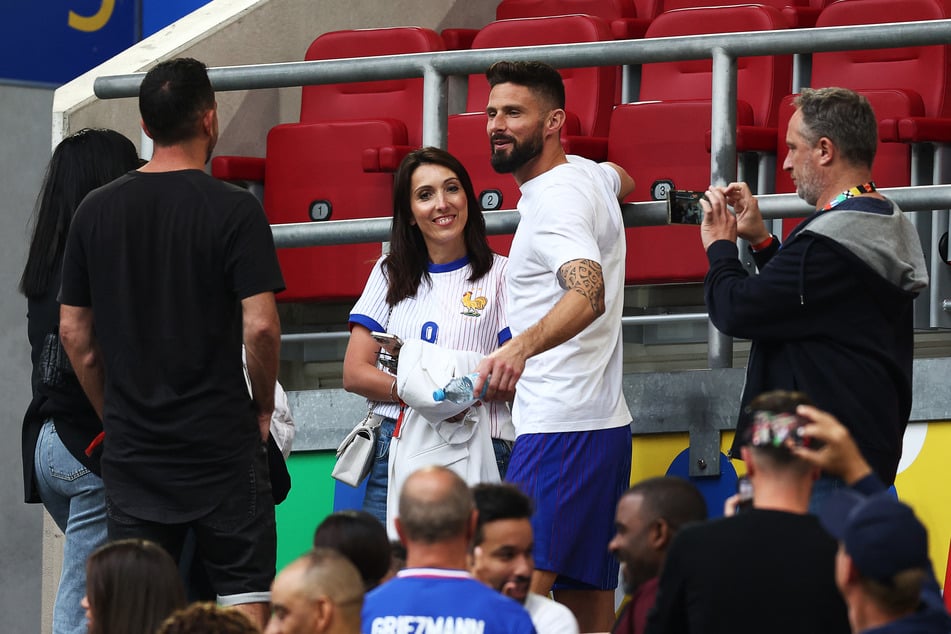 Olivier Giroud (38, M.) gemeinsam mit seiner Frau Jennifer.