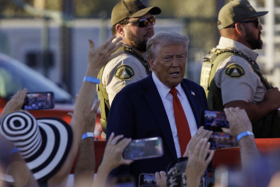 Man with shotgun and loaded handgun arrested near Trump California rally